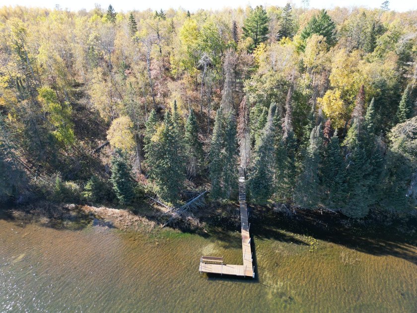 Motivated seller. Discover your ideal getaway with this inviting - photo 22