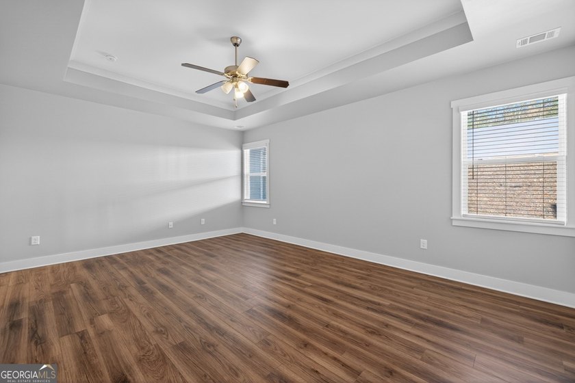 Welcome to Manchester Drive, where classic Craftsman charm meets - photo 24