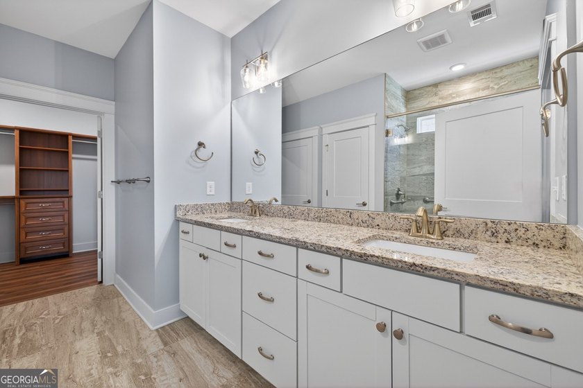 Welcome to Manchester Drive, where classic Craftsman charm meets - photo 27