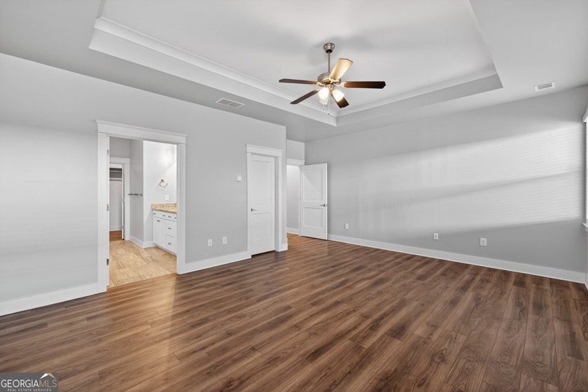 Welcome to Manchester Drive, where classic Craftsman charm meets - photo 31