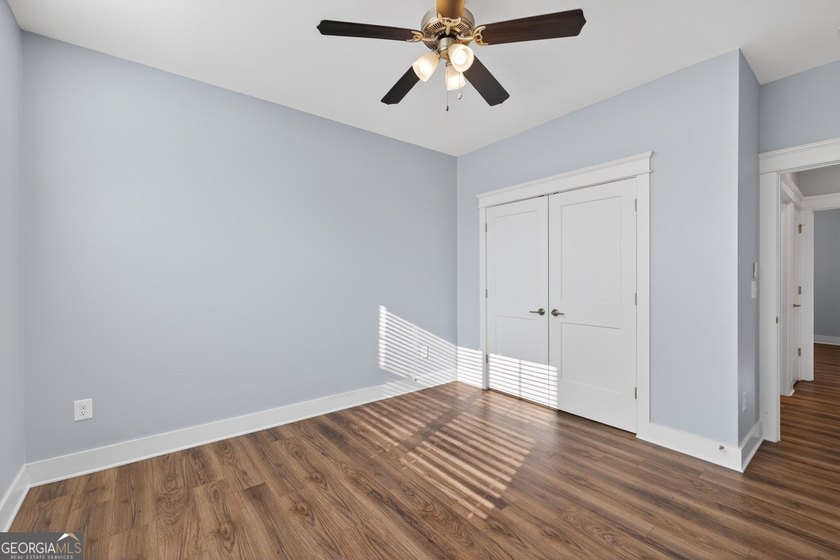 Welcome to Manchester Drive, where classic Craftsman charm meets - photo 33