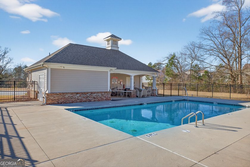 Welcome to Manchester Drive, where classic Craftsman charm meets - photo 50