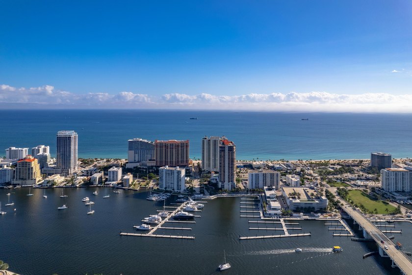 Trophy Development site with 196 of deep Intracoastal Waterway - photo 4