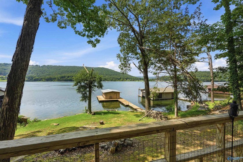 Waterfront cabin on Lake Guntersville! Completely renovated 4 - photo 28