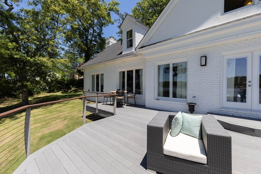 Located in Green Island Hills, this exceptional property offers - photo 13