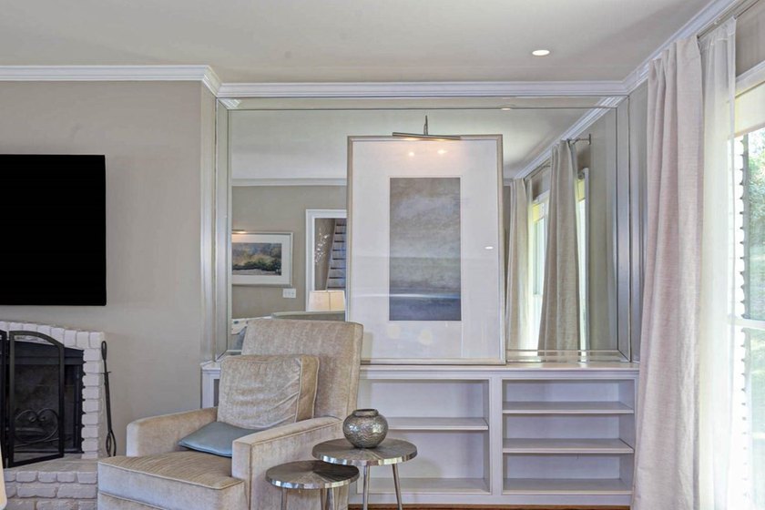 Located in Green Island Hills, this exceptional property offers - photo 19