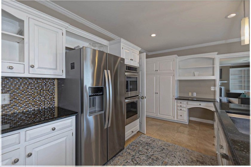Located in Green Island Hills, this exceptional property offers - photo 29