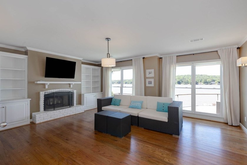 Located in Green Island Hills, this exceptional property offers - photo 31