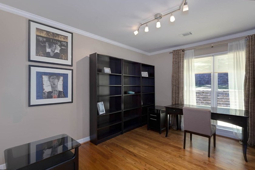 Located in Green Island Hills, this exceptional property offers - photo 33