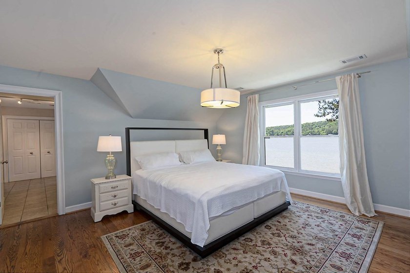 Located in Green Island Hills, this exceptional property offers - photo 38