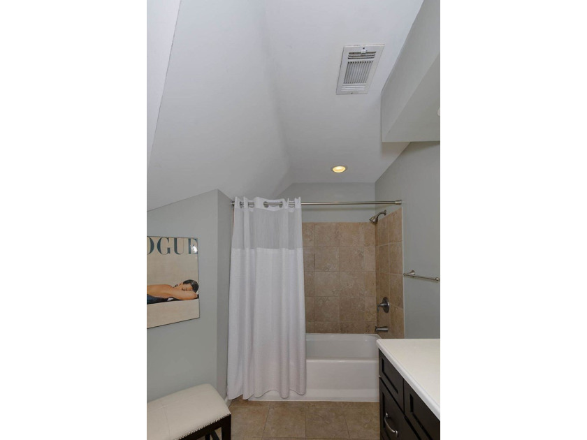 Located in Green Island Hills, this exceptional property offers - photo 45