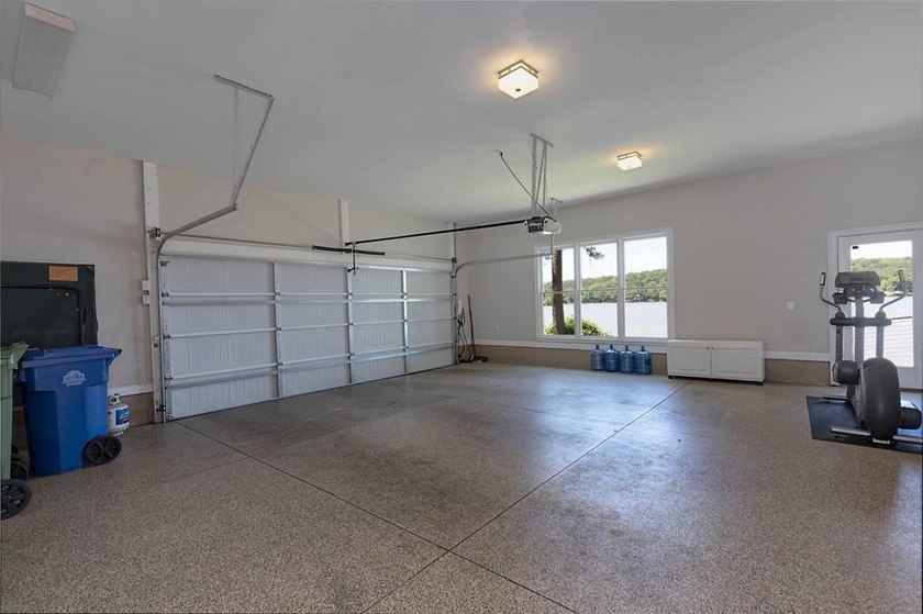 Located in Green Island Hills, this exceptional property offers - photo 47