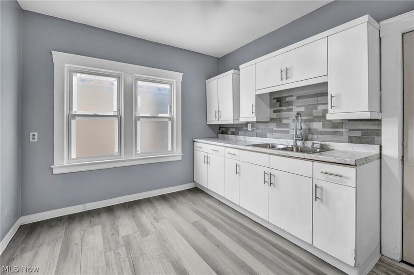 Welcome to this solid income-producing duplex in Cleveland - photo 13