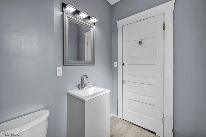 Welcome to this solid income-producing duplex in Cleveland - photo 21