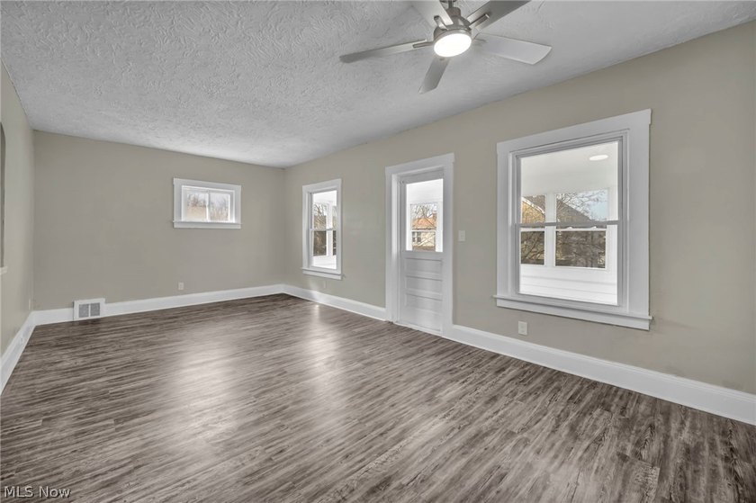 Welcome to this solid income-producing duplex in Cleveland - photo 26