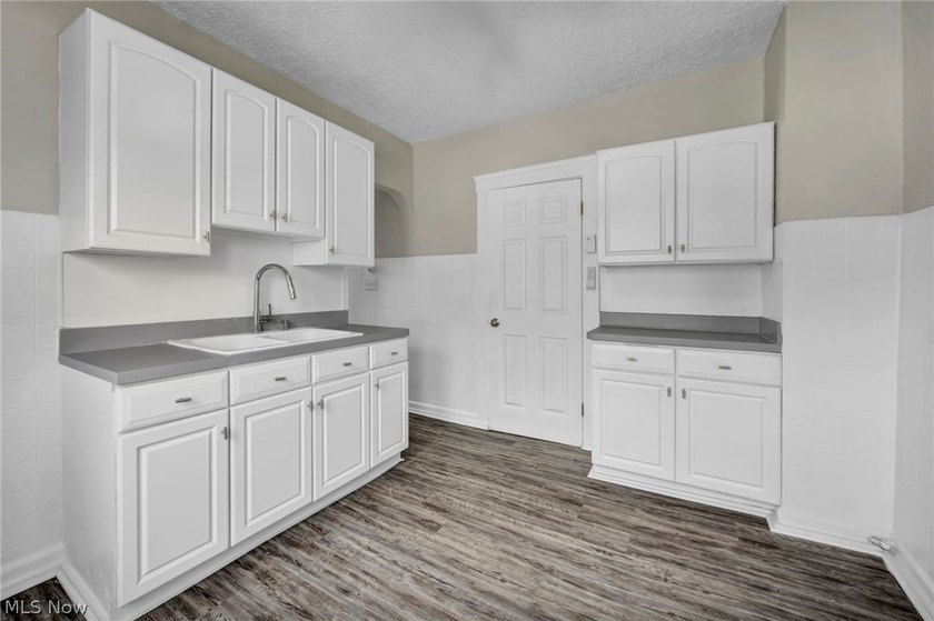 Welcome to this solid income-producing duplex in Cleveland - photo 30