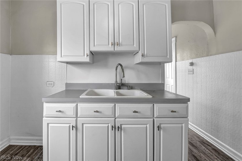 Welcome to this solid income-producing duplex in Cleveland - photo 34