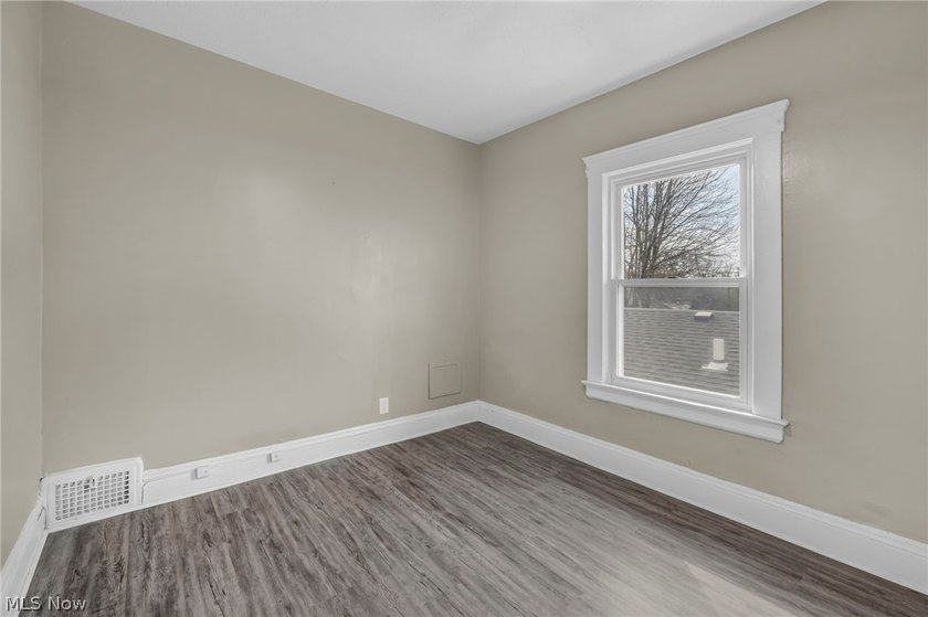 Welcome to this solid income-producing duplex in Cleveland - photo 35