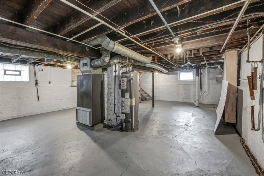 Welcome to this solid income-producing duplex in Cleveland - photo 47