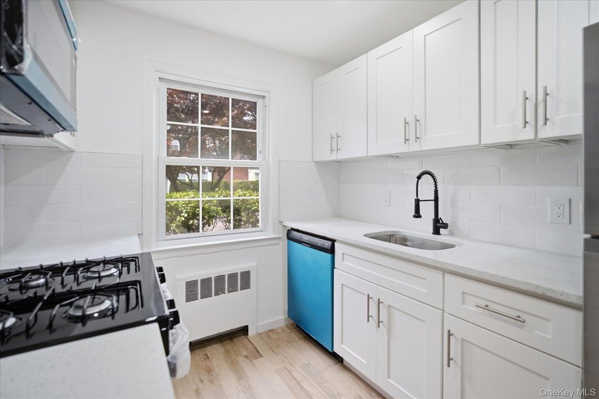Discover this beautifully updated 2 bedroom, 1 full bath home - photo 8