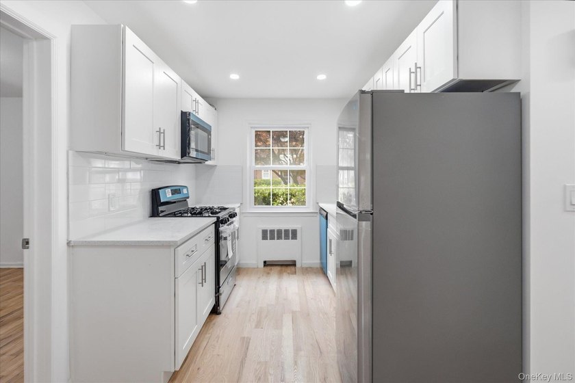 Discover this beautifully updated 2 bedroom, 1 full bath home - photo 9