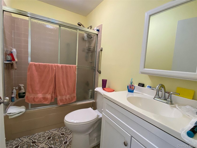 Greenbriar Model Without Garage Bright And Sunny With Enclosed - photo 7