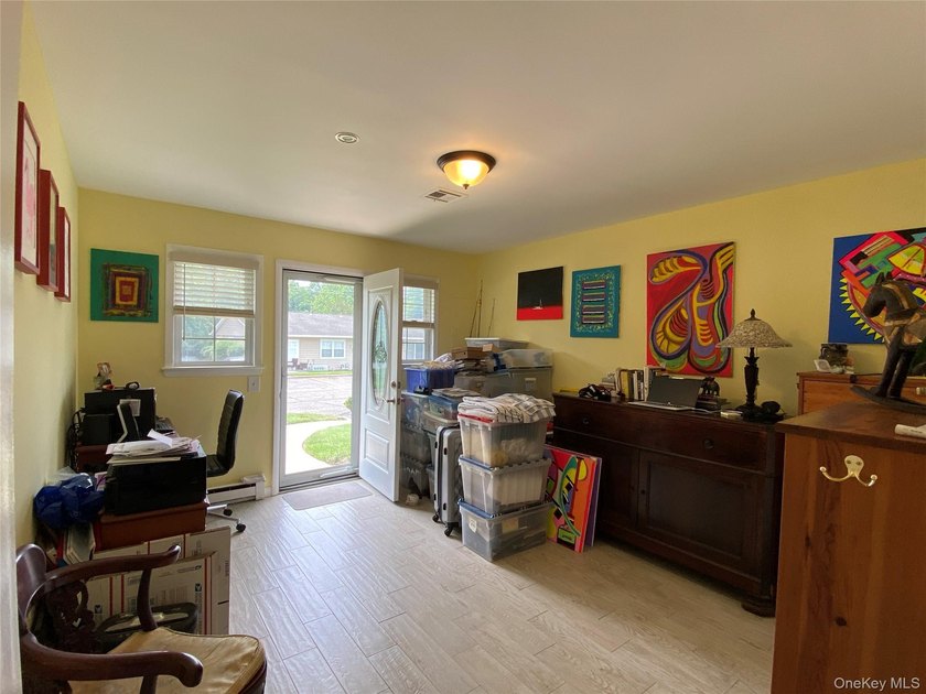 Greenbriar Model Without Garage Bright And Sunny With Enclosed - photo 10