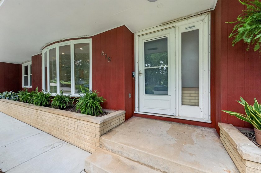 Welcome home to this charming 3-bedroom ranch in the heart of - photo 4