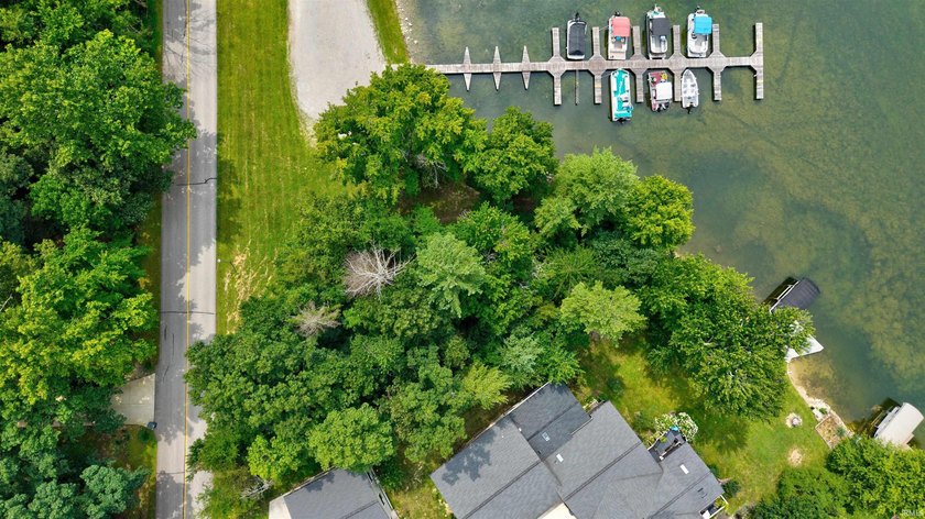 Here is the updated MLS-ready description with the community - photo 3