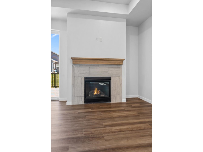 Gorgeous new-build 2BR/2BA zero-entry ranch condominium near - photo 4