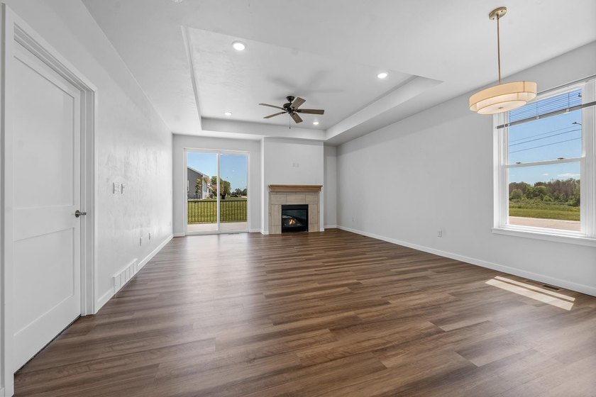 Gorgeous new-build 2BR/2BA zero-entry ranch condominium near - photo 5