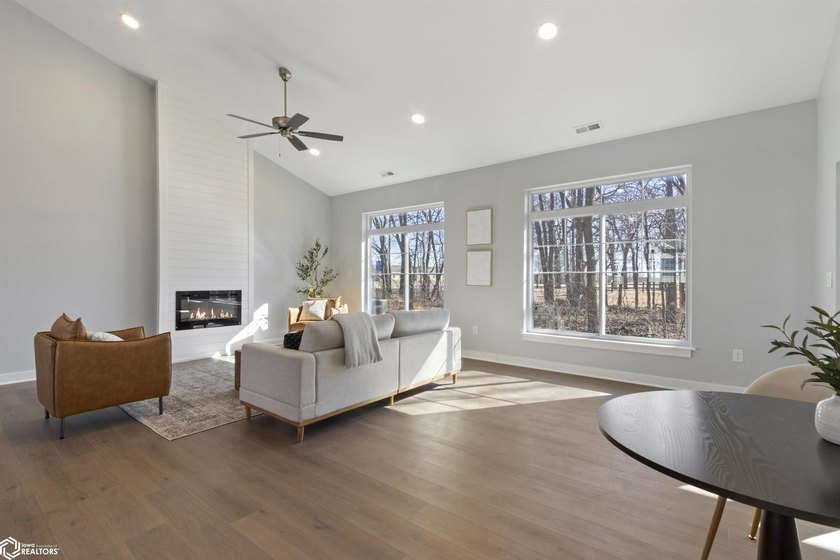 Welcome to Your Dream Home! Discover effortless luxury in this - photo 7