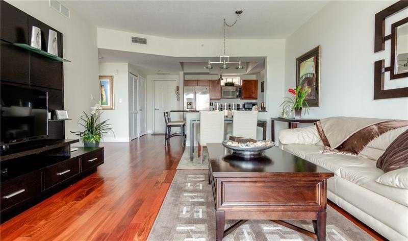 Beautifully furnished 1-bedroom, 1-bath condo located in the - photo 2