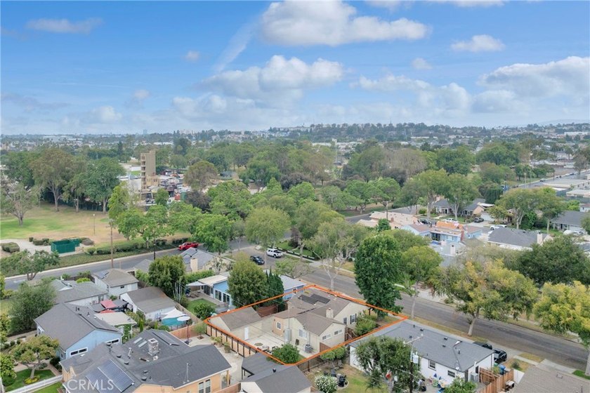 Welcome home to this charming 3-bedroom, 2-bath Artcraft Manor - photo 49