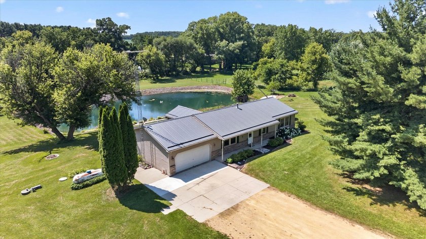 Welcome to your own private country retreat! Nestled on 5.15 - photo 5