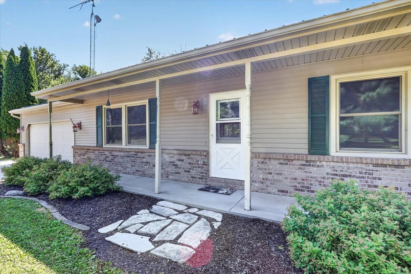 Welcome to your own private country retreat! Nestled on 5.15 - photo 9