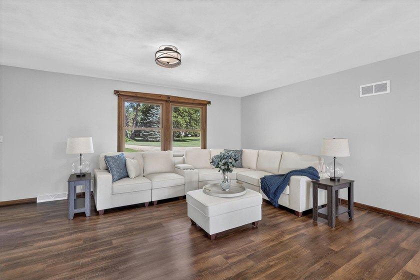 Welcome to your own private country retreat! Nestled on 5.15 - photo 10