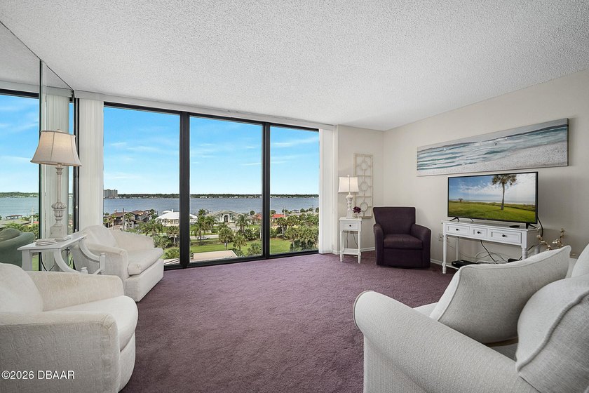 Welcome to Oceans West One's Desirable A Tower, where - photo 3