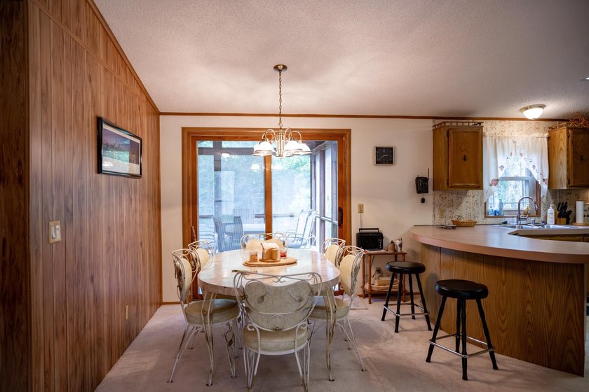 Spacious home on 5 private, quiet acres near Castle Rock Lake - photo 5