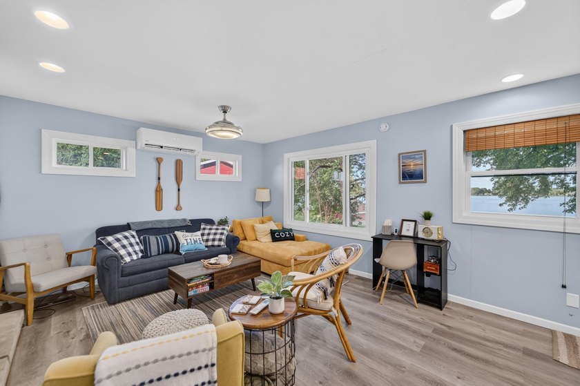 Escape to the lake with this charming 2-bedroom, 1-bath cabin - photo 4