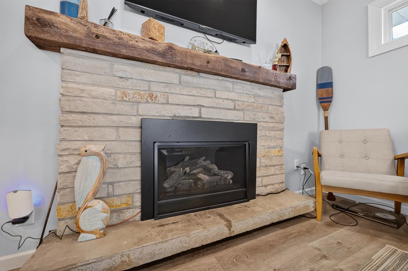 Escape to the lake with this charming 2-bedroom, 1-bath cabin - photo 7
