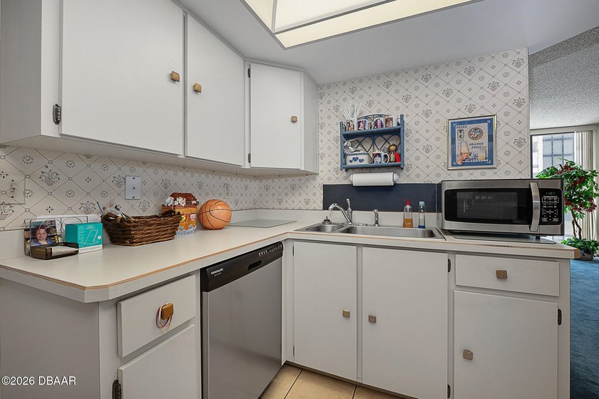 This spacious residence features a true two-bedroom - photo 10