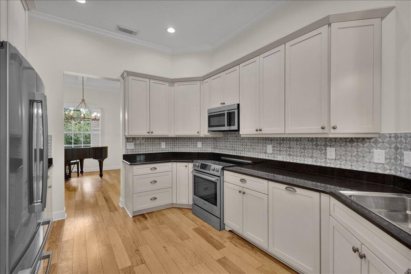 Exceptional estate property offers fabulous Key West style home - photo 28