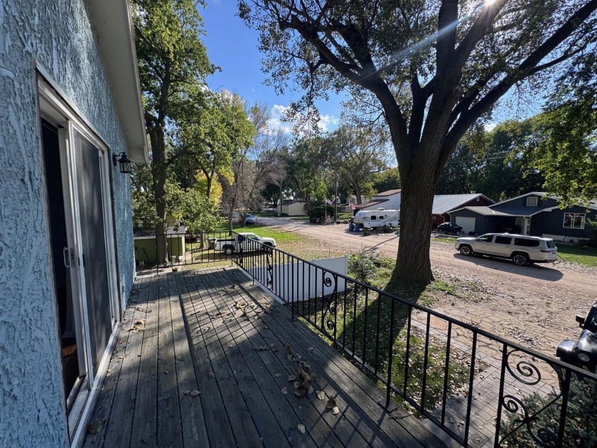 Updated two-level home with awesome indoor-outdoor flow! SOLD - photo 25