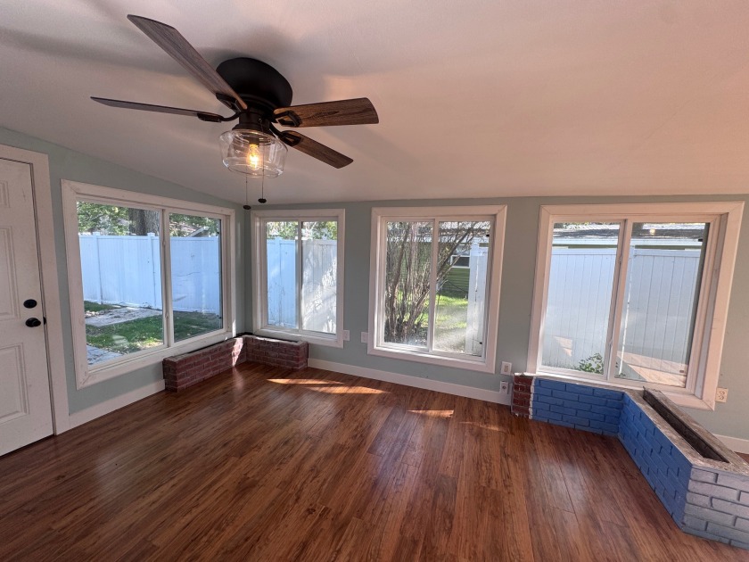 Updated two-level home with awesome indoor-outdoor flow! SOLD - photo 11