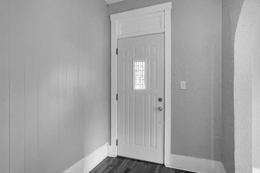 Welcome to this charming 3-bedroom, 2-bath home with a spacious - photo 3