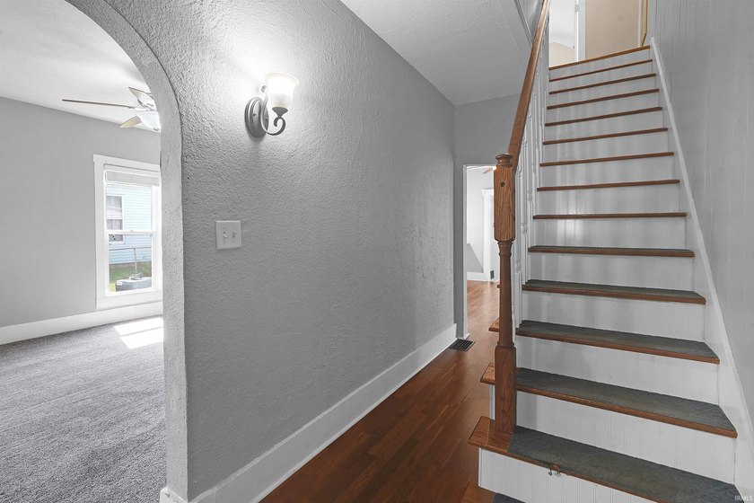 Welcome to this charming 3-bedroom, 2-bath home with a spacious - photo 4