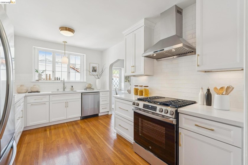 New Listing! Enchanting Storybook Oakmore Tudor where timeless - photo 16