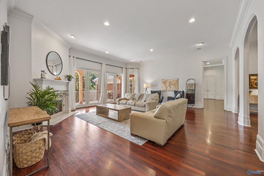 Luxurious lakefront living! You will love every square foot of - photo 16