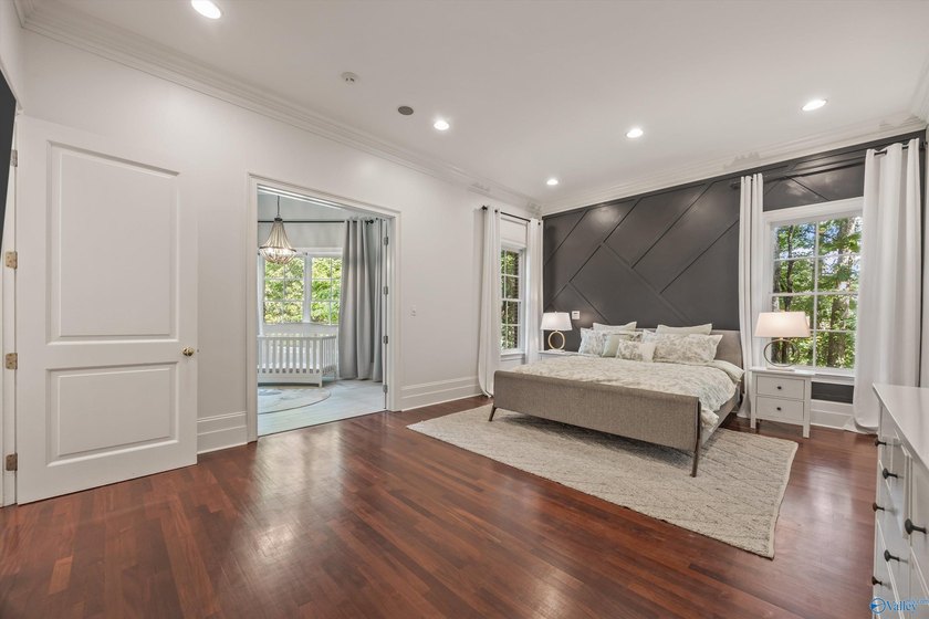 Luxurious lakefront living! You will love every square foot of - photo 18